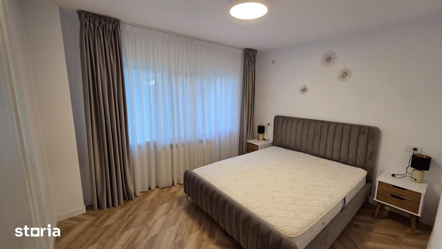 Apartament cu 3 camere semidecomandat în Splai Bahlui