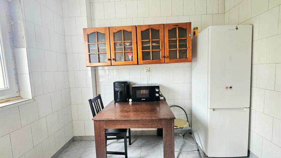 Apartament cu 2 camere semidecomandat în Berceni
