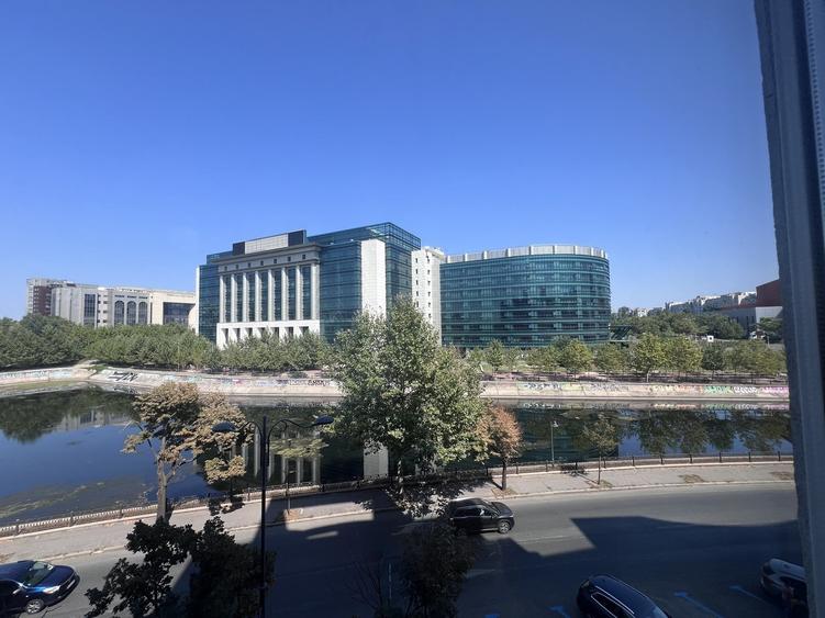 Apartament cu 2 camere decomandat, mobilat în Splaiul Unirii