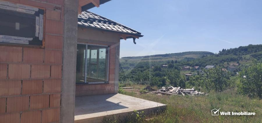 Casă individuală cu 4 camere cu Canalizare în Suceagu