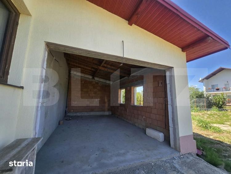 Casă cu 5 camere cu Teren 550 Mp în Gura Ocniței