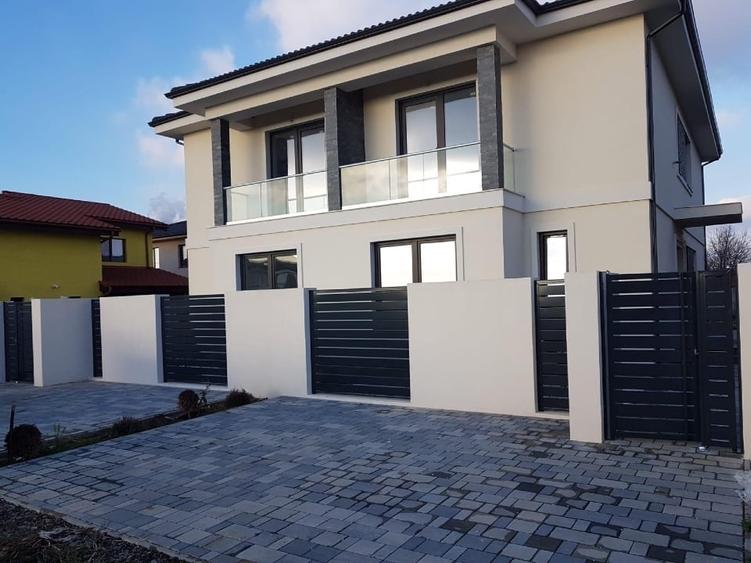 Duplex cu 4 camere cu Canalizare în Sânmihaiu Român