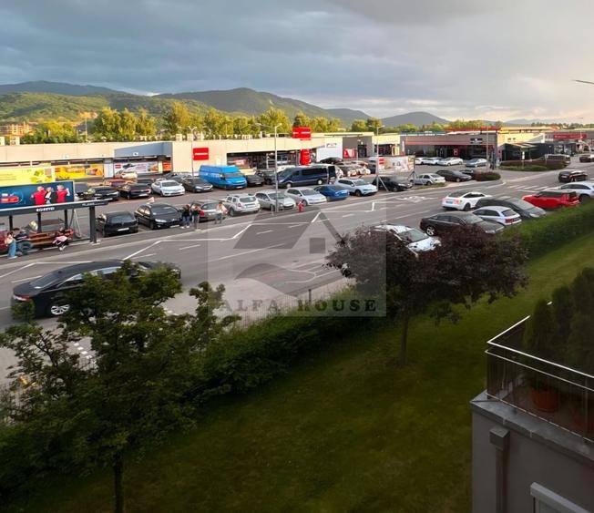 Apartament cu 3 camere decomandat în Bartolomeu