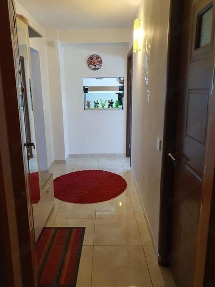 Apartament cu 4 camere decomandat, mobilat în Noua
