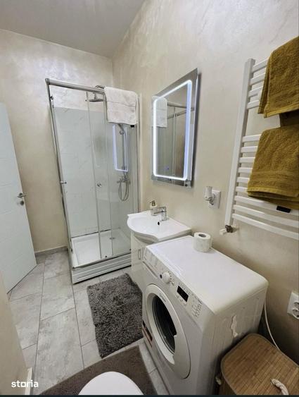 Apartament cu 2 camere decomandat în Roșu