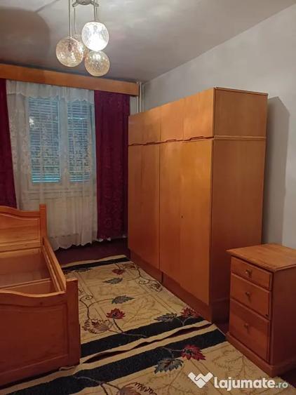 Apartament cu 2 camere decomandat în Coman