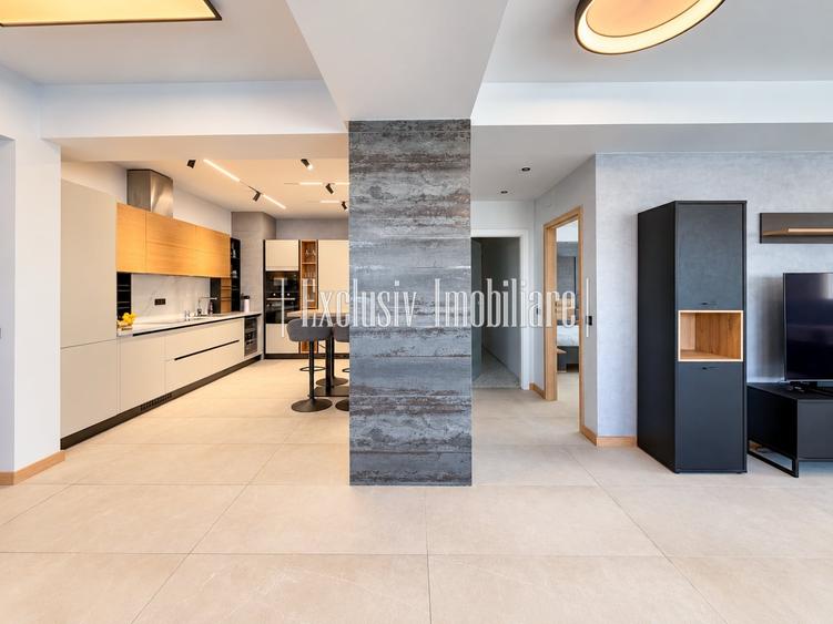 Apartament cu 4 camere în Faleza Nord