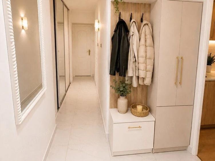 Apartament cu 3 camere decomandat în Titan