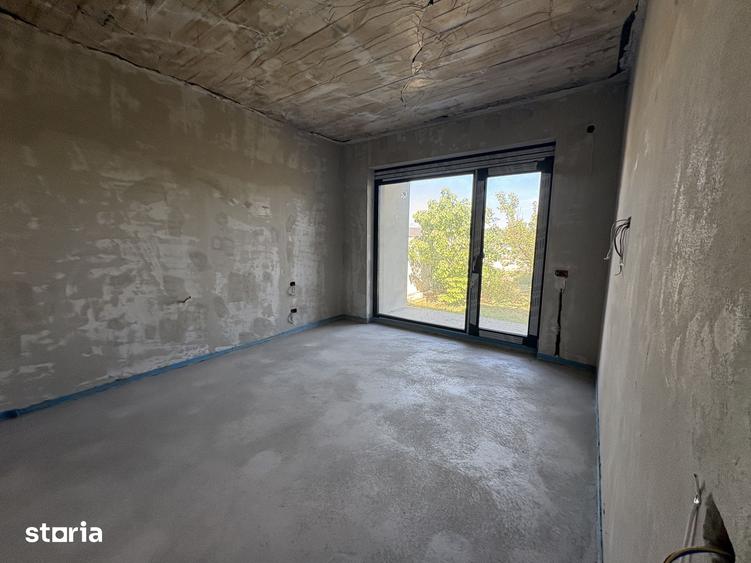 Casă cu 3 camere cu Teren 1290 Mp în Oșorhei