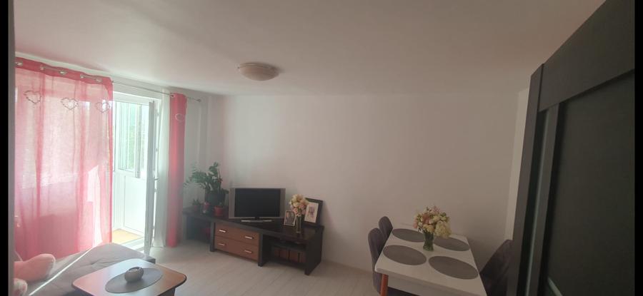 Apartament cu 2 camere decomandat în Drumul Taberei