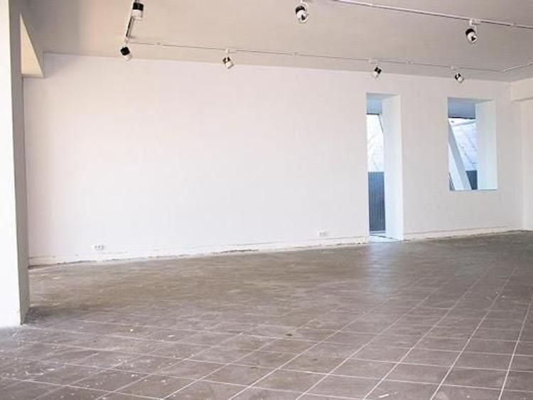 Spațiu comercial, de 1,072 mp, în Jiului