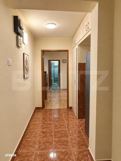Apartament cu 3 camere semidecomandat, mobilat în Micro 15