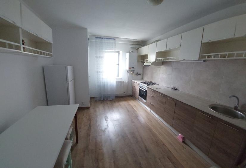 Apartament cu 2 camere decomandat, mobilat în Mihai Viteazul