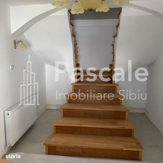 Casă cu 4 camere în Cristian