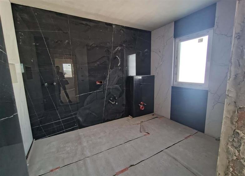 Casă individuală cu 4 camere cu Canalizare în Ipotești