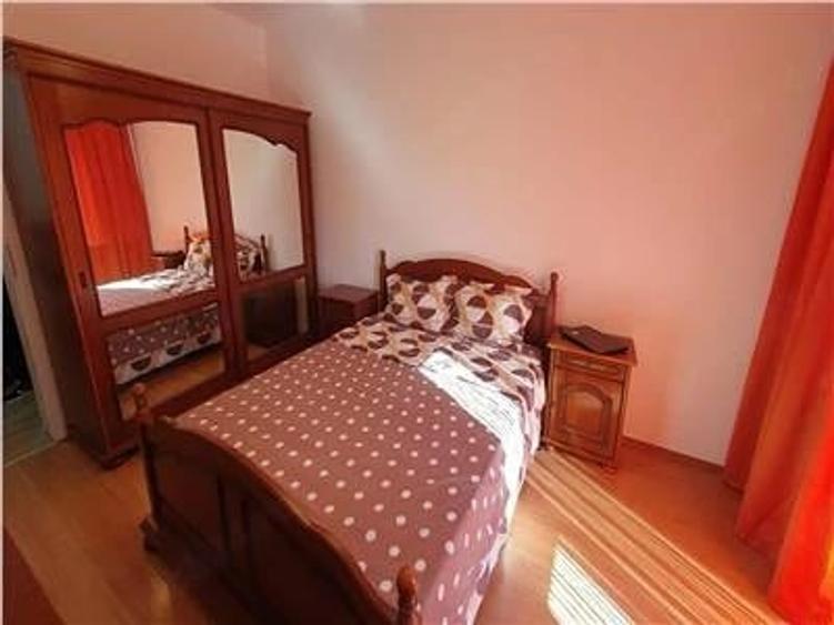 Apartament cu 2 camere decomandat în Tractorul