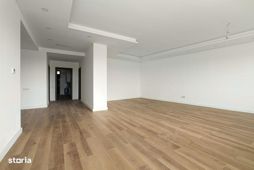Apartament cu 4 camere în Nordului
