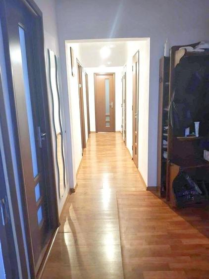 Apartament cu 3 camere decomandat în Colentina