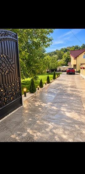 Casă cu 2 camere cu Teren 1000 Mp în Central