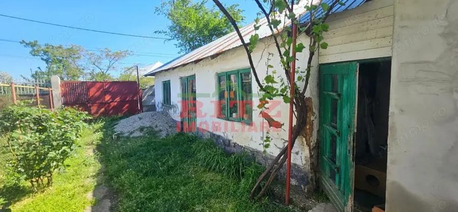Casă cu 2 camere cu Teren 688 Mp în Caracal