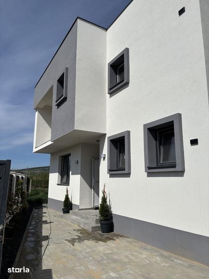 Casă cu 4 camere cu Teren 350 Mp în Șelimbăr