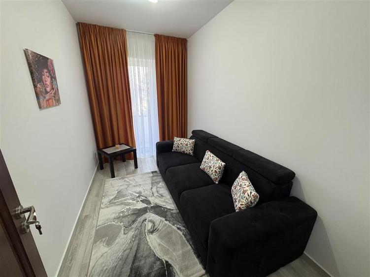 Apartament cu 3 camere decomandat, mobilat în Ultracentral