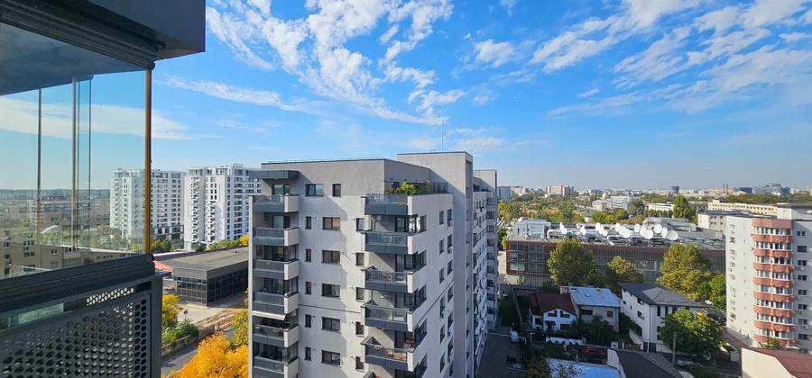 Apartament cu 3 camere semidecomandat în Panduri