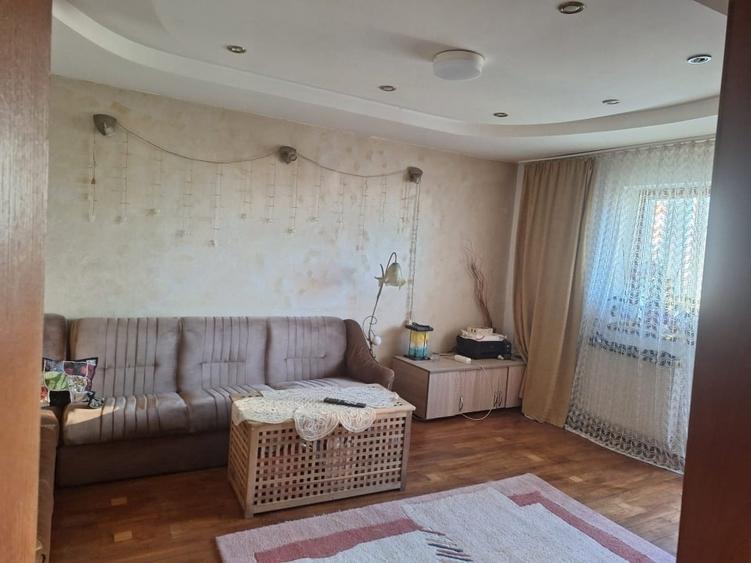 Apartament cu 3 camere decomandat în Micro 3