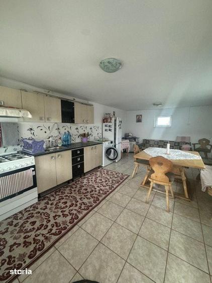 Casă cu 4 camere cu Teren 4400 Mp în Rădăuți