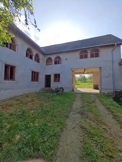 Casă cu 6 camere în Finiș