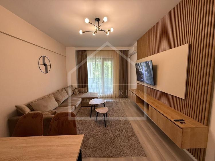 Apartament cu 2 camere semidecomandat, mobilat în Băneasa — fotografia 1