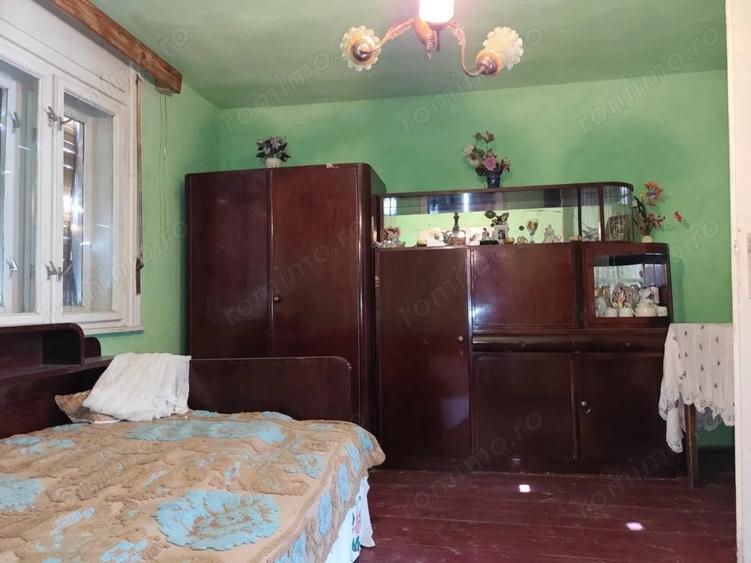 Casă cu 2 camere cu Teren 4600 Mp în Calea Mare