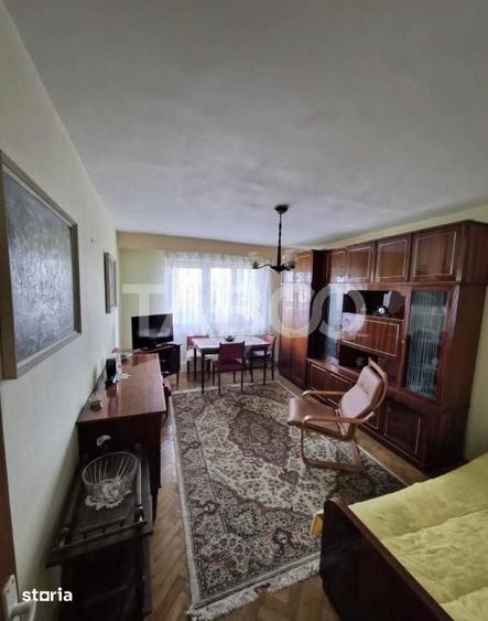 Apartament cu 3 camere decomandat în Plopilor