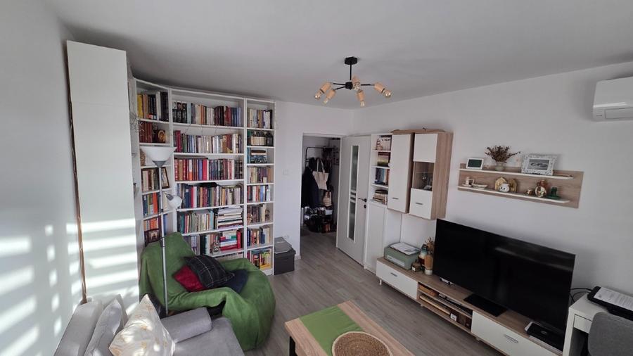 Apartament cu 2 camere decomandat în Gruia