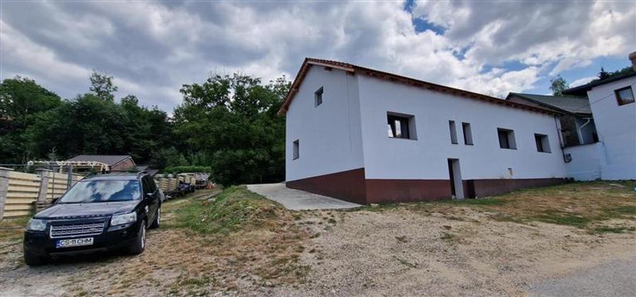 Casă cu 4 camere cu Canalizare în Văliug