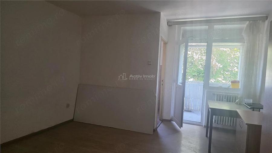 Garsoniera semidecomandata, etaj 2 - Facultatea de Drept - 2