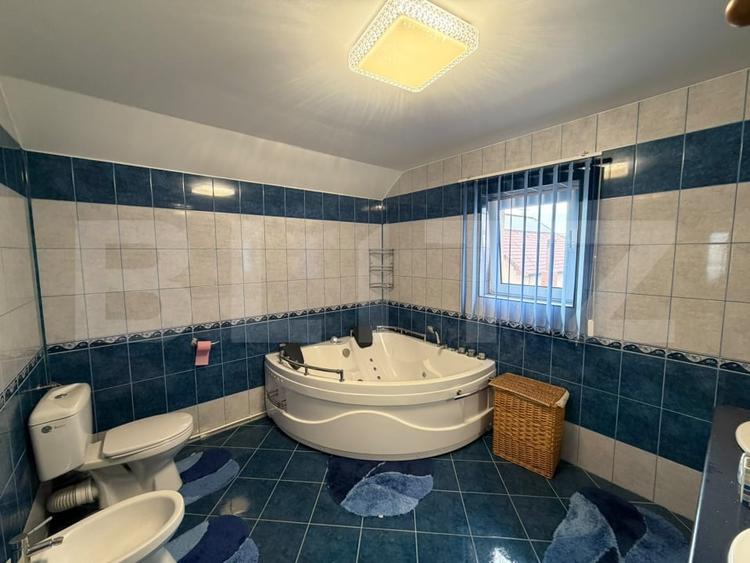 Casă individuală cu 4 camere cu Canalizare în Micești