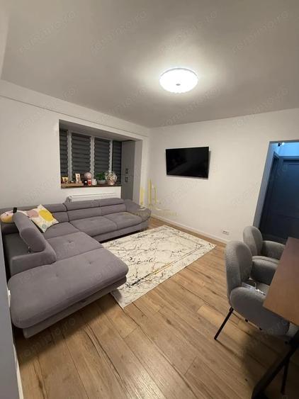 Apartament cu 3 camere decomandat, mobilat în Central