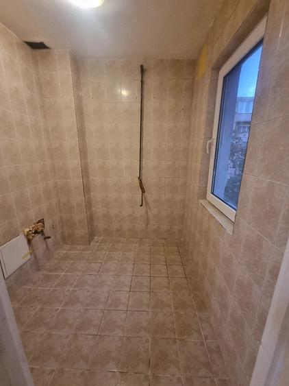 Apartament cu 3 camere semidecomandat în Șagului