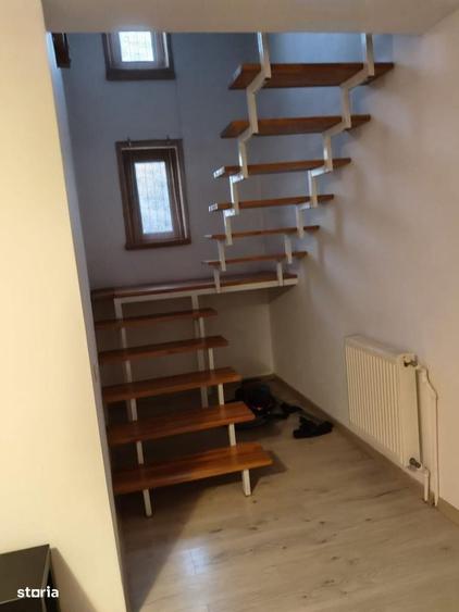 Casă cu 4 camere în Central