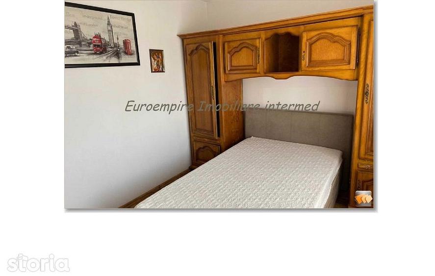Apartament cu 3 camere decomandat, mobilat în Central