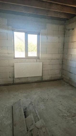 Casă cu 3 camere în Fibiș