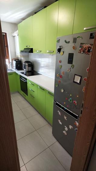 Apartament cu 2 camere decomandat în Tractorul