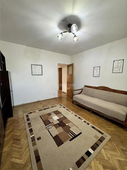 Apartament cu 3 camere decomandat în Kogălniceanu