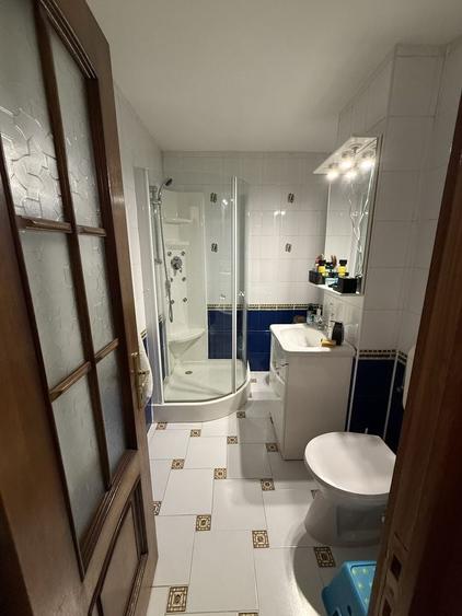 Apartament cu 3 camere decomandat în Exterior Vest