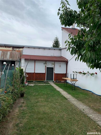Casă cu 3 camere cu Teren 220 Mp în Central
