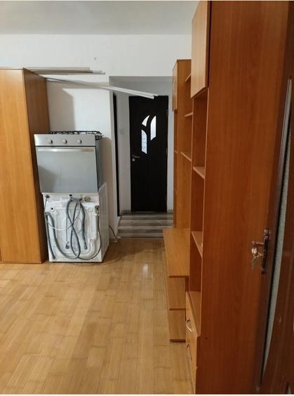 Apartament cu 2 camere semidecomandat în Podu Rizii