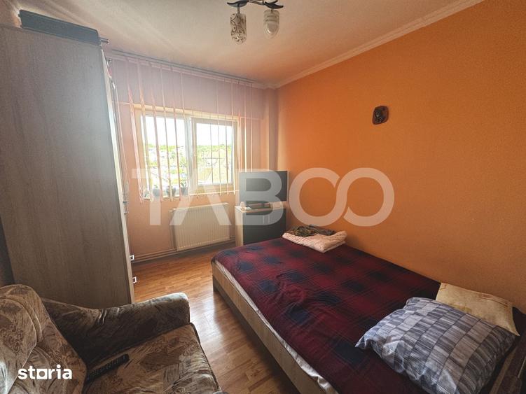 Apartament cu 4 camere decomandat în Central