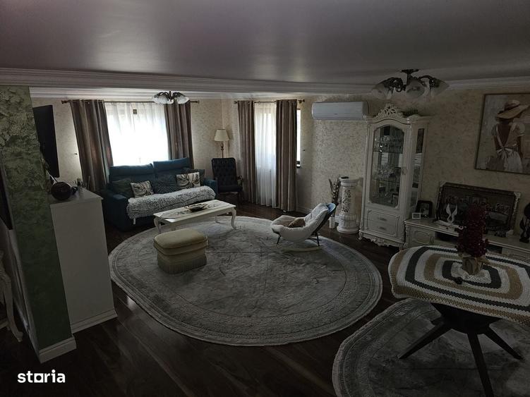 Casă cu 4 camere în Mănăstirea Doamnei
