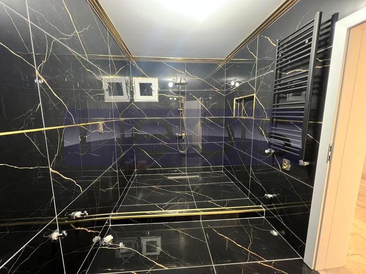 Casă individuală cu 7 camere cu Canalizare în Vitan Mall
